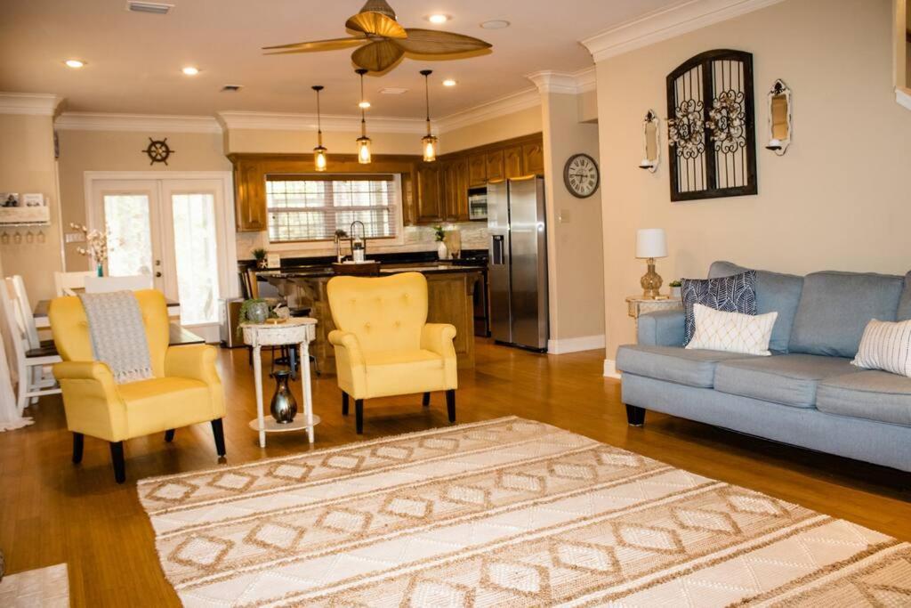 Pet Friendly Tranquil Cottage With Fire-Pit And Seasonal Hot Tub Sept-March Minutes To Beaches Dauphin Island Buitenkant foto