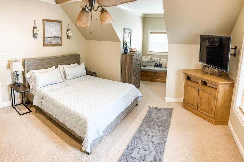 Pet Friendly Tranquil Cottage With Fire-Pit And Seasonal Hot Tub Sept-March Minutes To Beaches Dauphin Island Buitenkant foto