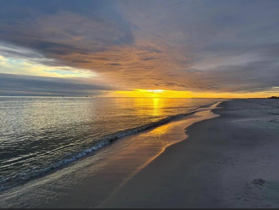 Pet Friendly Tranquil Cottage With Fire-Pit And Seasonal Hot Tub Sept-March Minutes To Beaches Dauphin Island Buitenkant foto